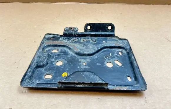 Chevrolet Avalanche Battery tray 15947428