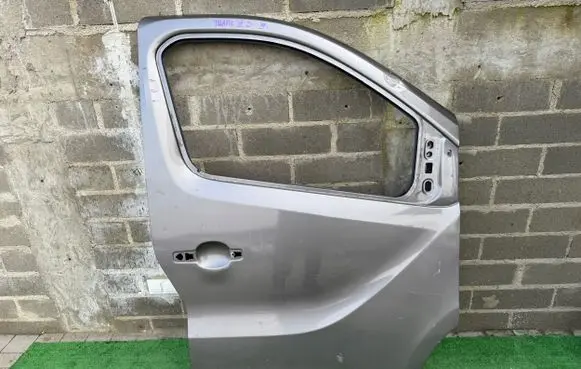 Renault Trafic III (X82) Front door