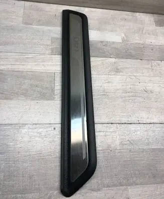 Hyundai i40 Front sill trim cover 858833Z100