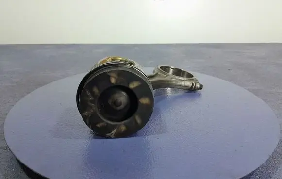 Audi A4 S4 B8 8K Piston