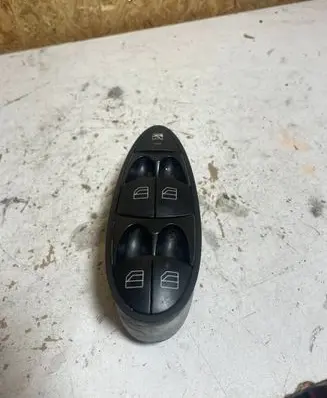 Mercedes-Benz E W211 Electric window control switch A2118210058 SWF501704