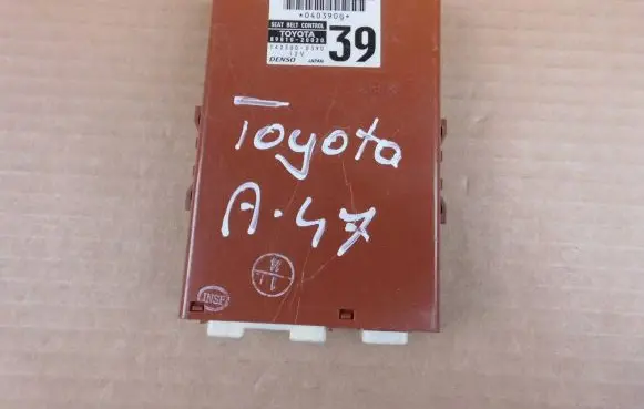 Toyota Avensis T270 Seat belt warning relay 8981020020