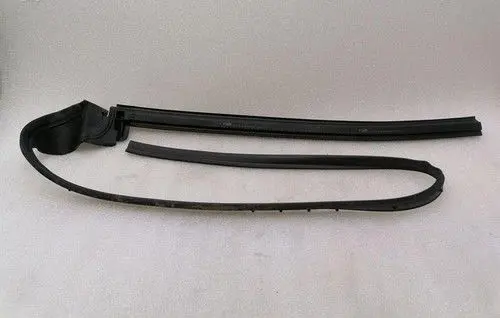 Ferrari Purosangue Front door rubber seal