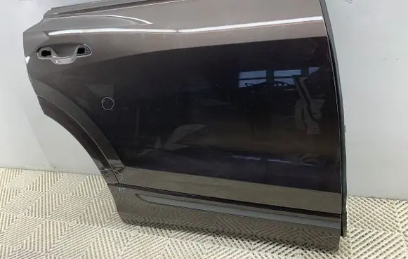 Audi Q8 Rear door LY8S