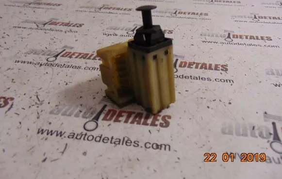 Jeep Grand Cherokee (WJ) Brake pedal sensor switch