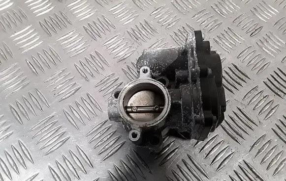 Renault Sandero II Throttle valve 161204132R H8201547345