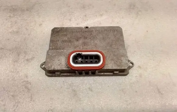 Mercedes-Benz E W211 Headlight ballast module Xenon 5DV00829000