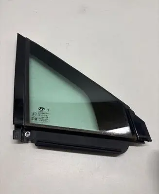 Hyundai Santa Fe Front door vent window glass four-door DOT736AS2M43 A004138