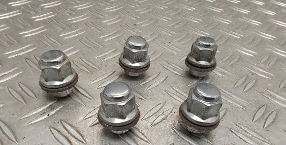 Toyota Auris E180 Nuts/bolts 