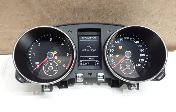 Volkswagen Golf VI Speedometer (instrument cluster) 5K0920871A