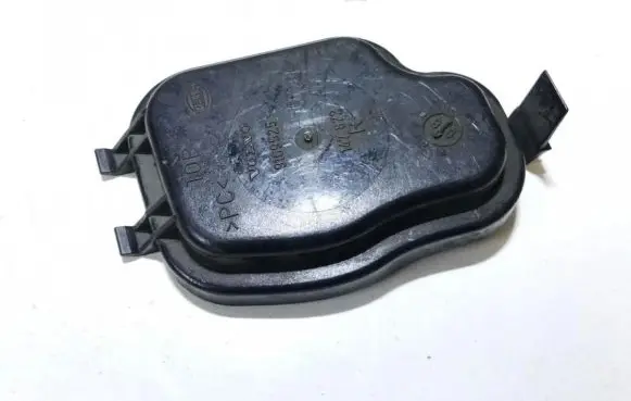 Volvo C70 Headlight/headlamp dust cover 9169525