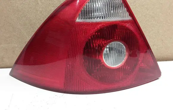 Ford Mondeo Mk III Rear/tail lights 1S7113405