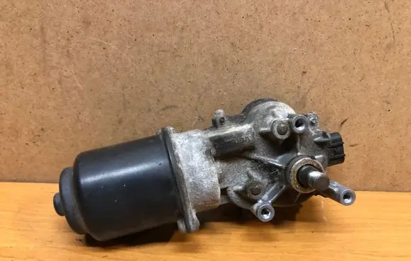 Nissan X-Trail T30 Wiper motor 400632227