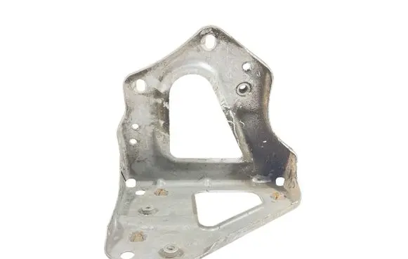 Audi A6 S6 C6 4F Fender mounting bracket 4F0821136A AIMQ08S10