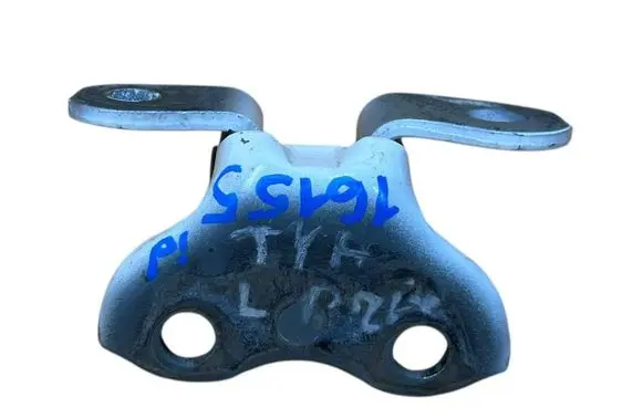 Toyota Yaris Front door lower hinge 687400D071 6874002050