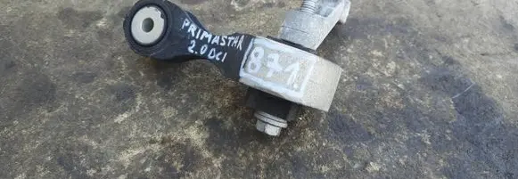 Engine mount vacuum valve