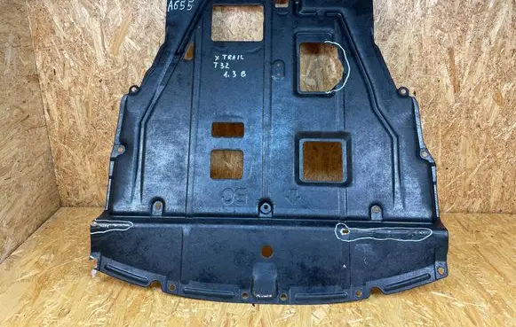 Nissan X-Trail T32 Engine splash shield/under tray