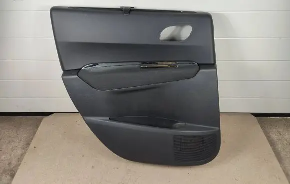 Peugeot 3008 I Coupe rear side trim panel 98005844ZE