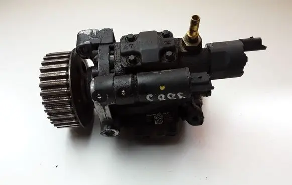 Nissan Qashqai Fuel injection high pressure pump 8200663258