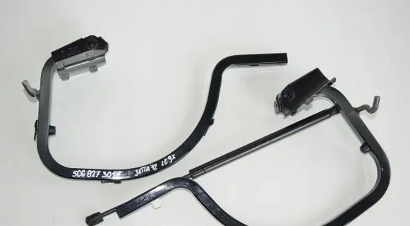 Volkswagen Golf V Tailgate/trunk/boot hinge