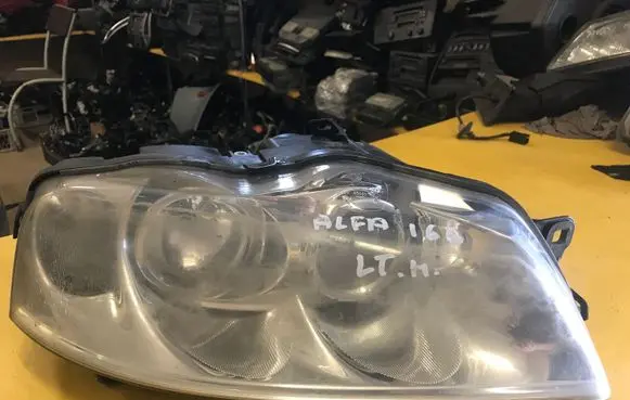 Alfa Romeo 166 Headlight/headlamp