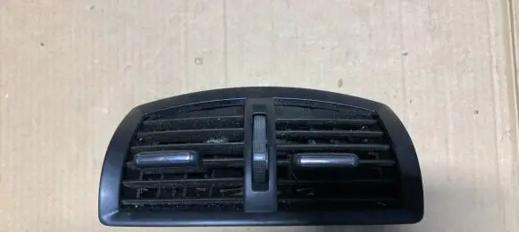 Opel Insignia A Rear air vent grill 13274338