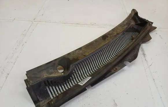 Ford Mondeo Mk III Wiper trim 1S71F02211AG