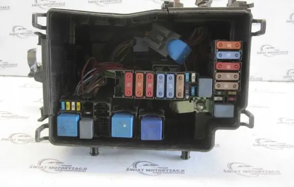 Opel Vivaro Fuse box set 93452999