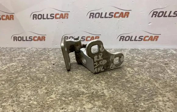 Land Rover Range Rover L322 Front door lower hinge 70254499