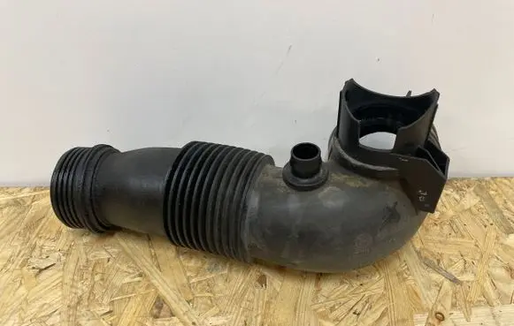 BMW Z4 E89 Air intake duct part 7605638 7605633 70510167