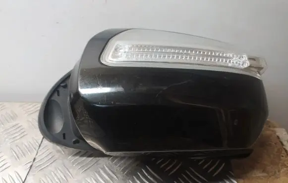 Mercedes-Benz GL X164 Front door electric wing mirror