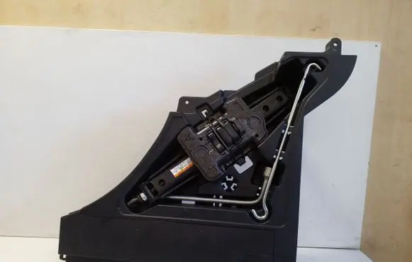 Lexus NX Tool set 7520578031