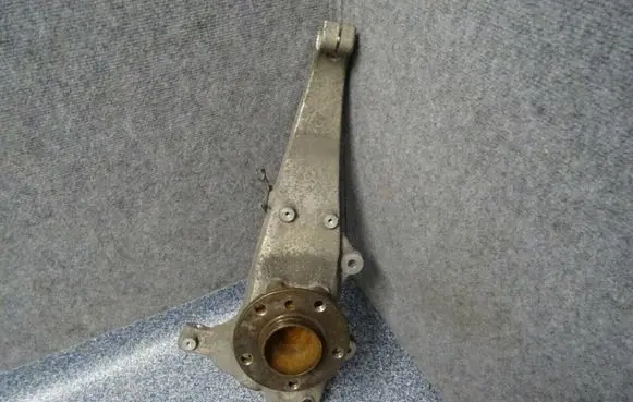 BMW 5 F10 F11 Front wheel hub spindle knuckle 6775769