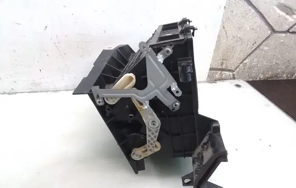 Nissan Almera Tino Interior heater climate box assembly housing 