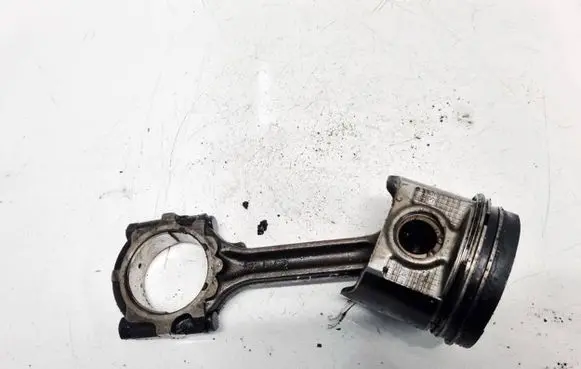 Nissan Almera N16 Piston with connecting rod