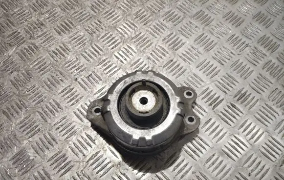 Mercedes-Benz GLC C253 Engine mount bracket A2052407800