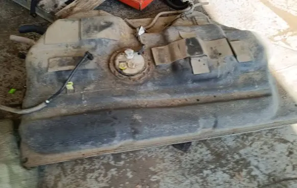 Lexus RX 330 - 350 - 400H Fuel tank 