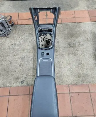 Opel Astra K Armrest 39108523