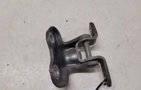 Toyota Corolla Verso AR10 Rear door upper hinge