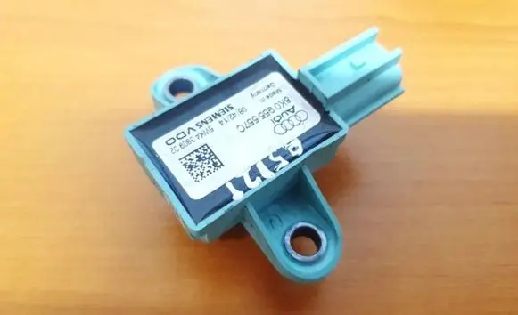 Audi A5 8T 8F Airbag deployment crash/impact sensor 8k0955557c 5wk43809