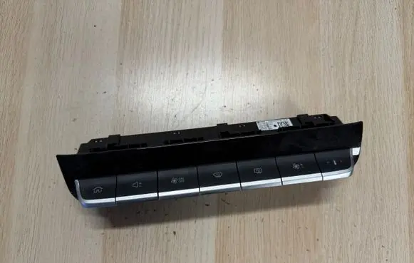 MG ZS Windscreen/window heater switch 10703151