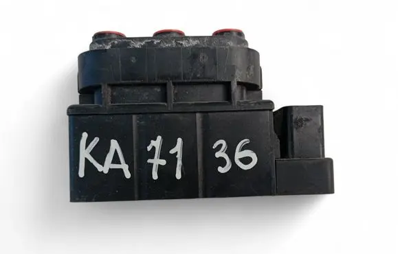 Porsche Cayenne (92A) Air suspension control unit module (rear) 15152400272