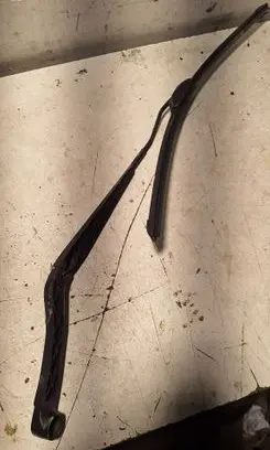 Opel Insignia A Front wiper blade arm 13227398