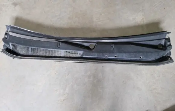 Isuzu D-Max Wiper trim