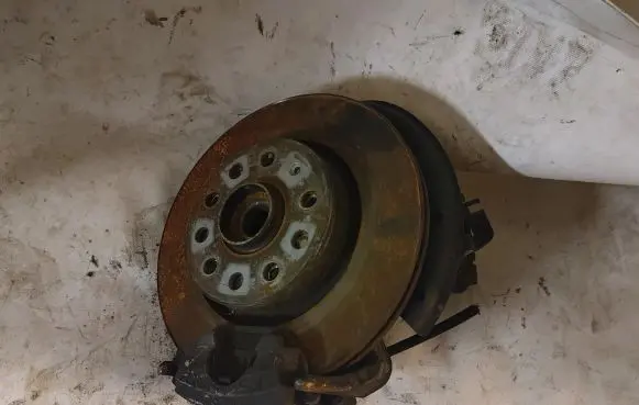 Skoda Yeti (5L) Front wheel hub spindle knuckle