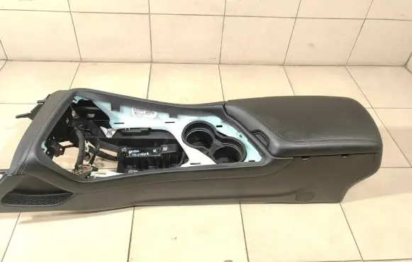 Dodge Challenger Center console 1190881DX9AC 3449790