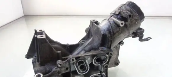 Oil filter mounting bracket