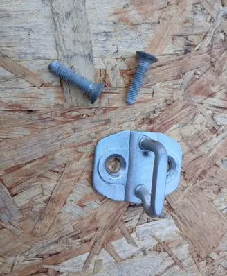 Fiat Freemont Rear door lock loop/hook striker 29522