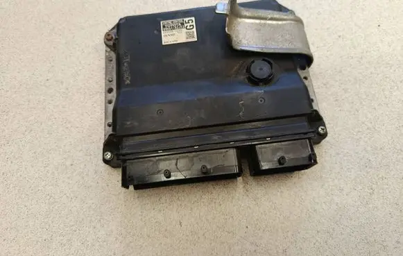 Toyota RAV 4 (XA30) Engine control unit/module 8966142J12 2759005200