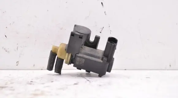 Audi A4 S4 B8 8K Turbo solenoid valve 8K0906627